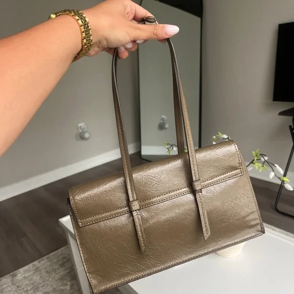 Zara Brown Shoulder Bag with Structured Design and Tassel Detail. New - Picture 3 of 5